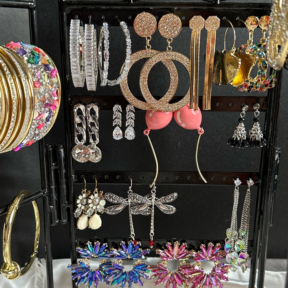 NWT Jewelry Join me